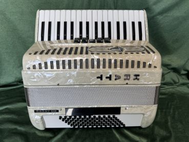 Akkordeon KRATT Karat 343 Standardbass 72