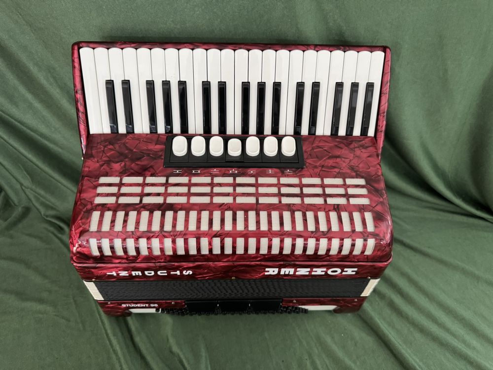 Akkordeon HOHNER Student 96 Standardbass 96