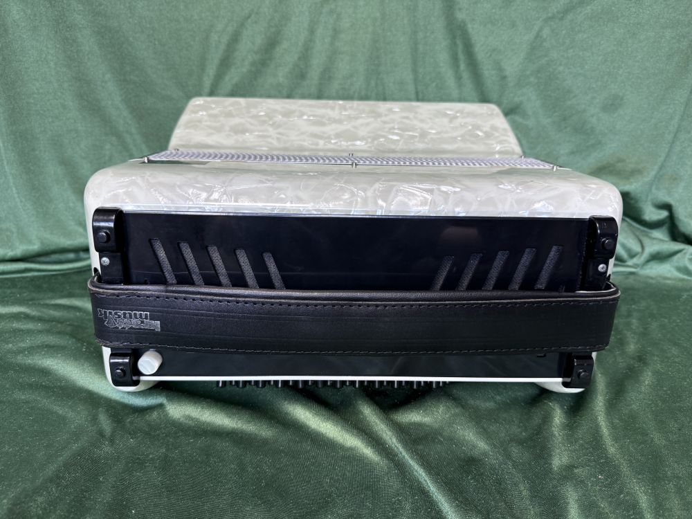 Akkordeon KRATT Karat 343 Standardbass 72