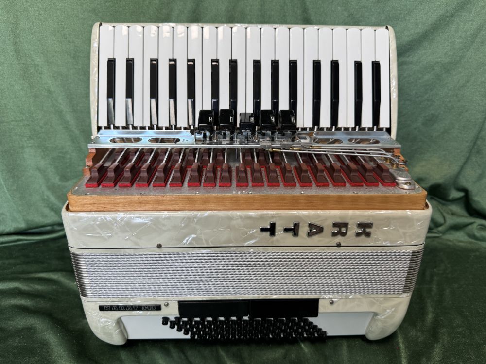 Akkordeon KRATT Karat 343 Standardbass 72